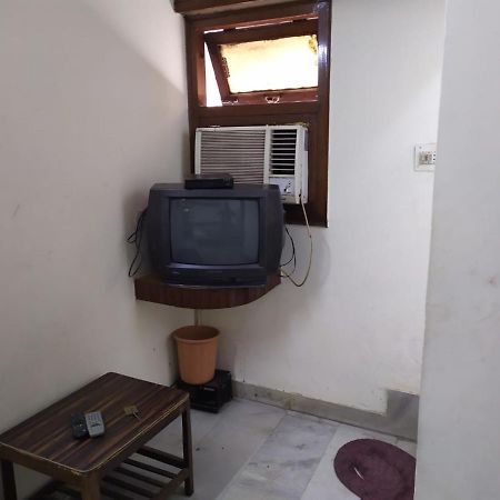 Hotel Yes Please Lodge New Delhi Luaran gambar