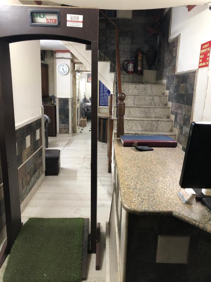 Hotel Yes Please Lodge New Delhi Luaran gambar