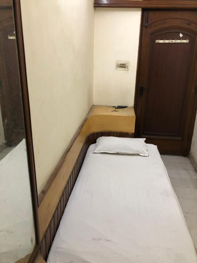 Hotel Yes Please Lodge New Delhi Luaran gambar